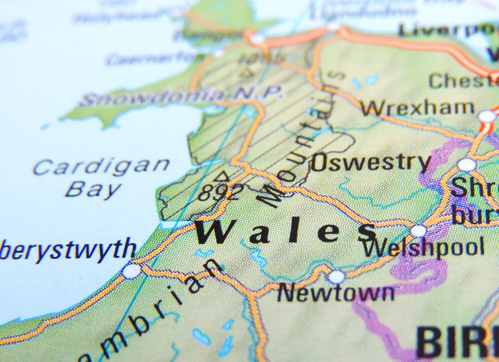 Ban on letting fees helps tenants in Wales